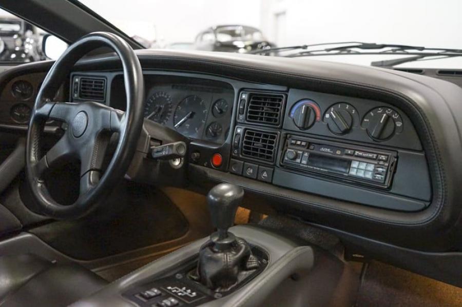 Торпедо Jaguar XJ220 1994 года  (фото 14 из 55)